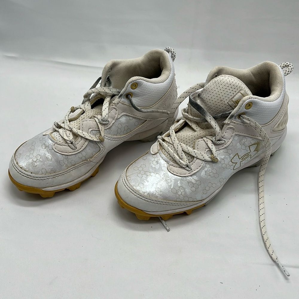 White Under Armour Youth Cleats 2Y